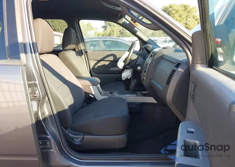 2011 Ford Escape Xlt z USA, uszkodzony, nr VIN 1FMCU9D72BKB91999